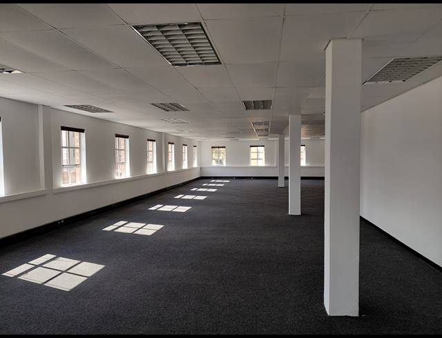 362M² OFFICE TO LET IN FOURWAYS